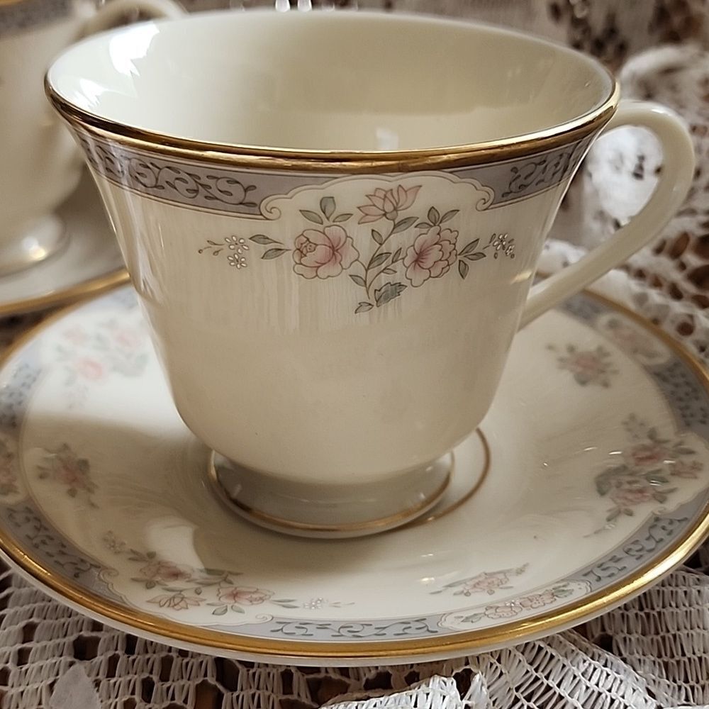 Lenox Somerset Teacup & 2 Saucers